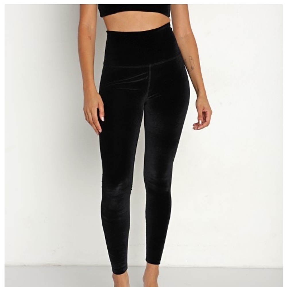 Beyond Yoga Velvet Motion High Waisted Midi Legging Black Velvet